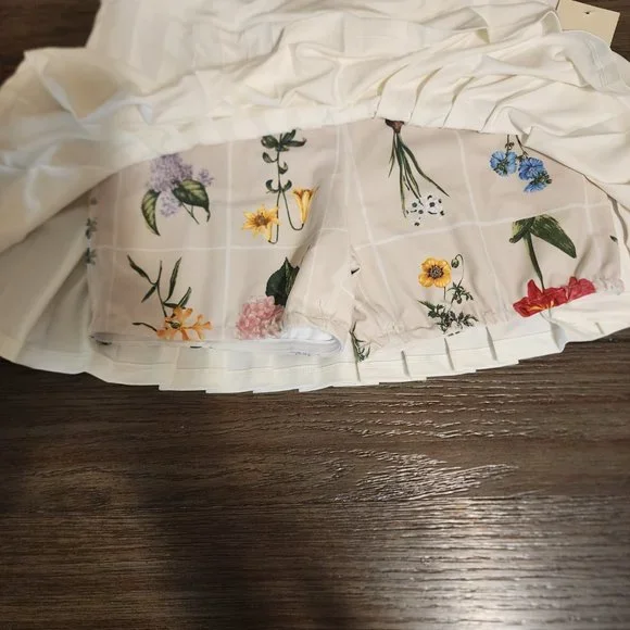 Tuckernuck White and Fresh Buds Tennis Skirt NWT White Small - Picture 8 of 9